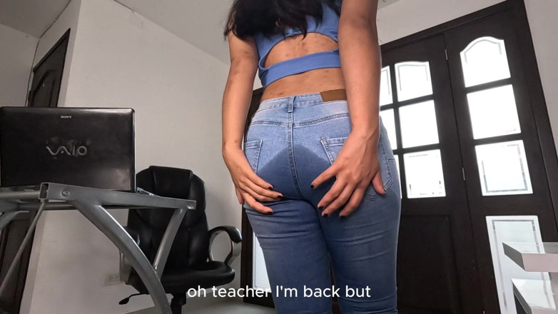 Rollerpublic: 다니엘라를 오줌 싸는 학생