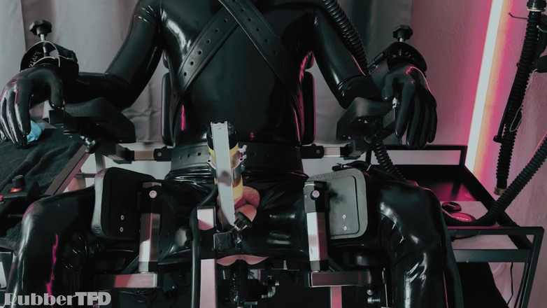 RubberTFD: Návrat připojených strojů [pp Trénink]