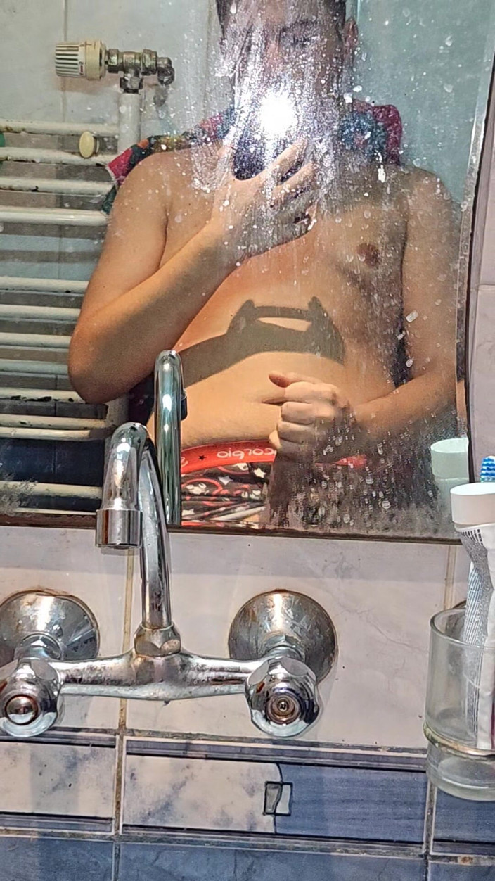 CockyBoy7: 鏡に向かってけいれんする