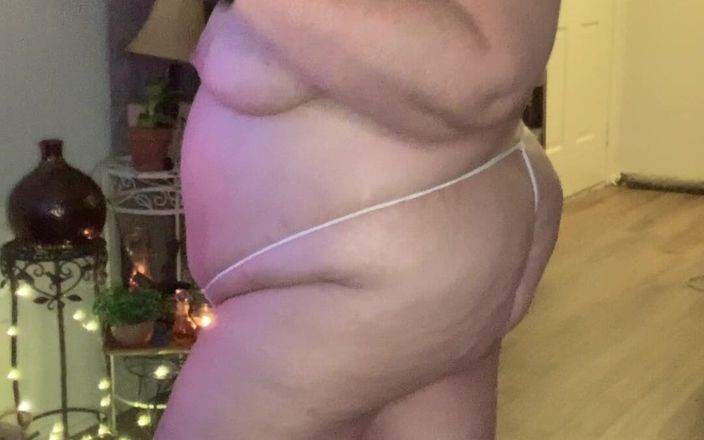 BlancaGirlBBW: La beauté fumeuse en talons rouges