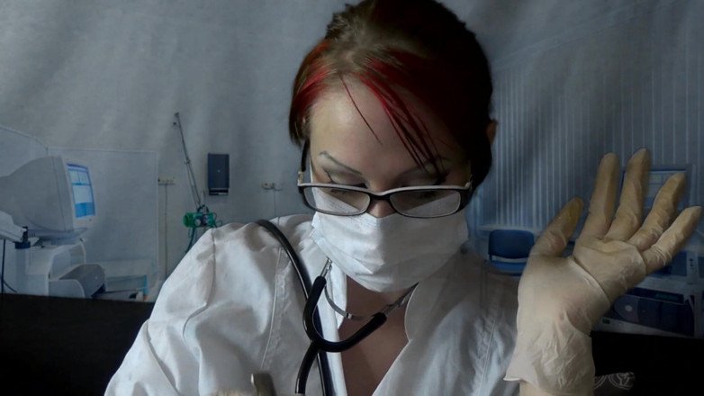 Goddess Misha Goldy: Doctor eating in medical mask and gloves