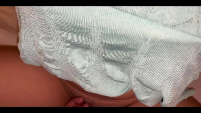 Indian Senu: Une villageoise desi indienne baise pour la première fois avec...