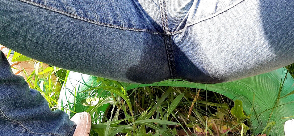 LizAngel: molhada em jeans