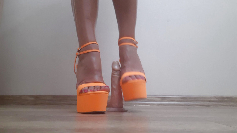 Fetish intimmedia: Sexy milfka na vysokých podpatcích