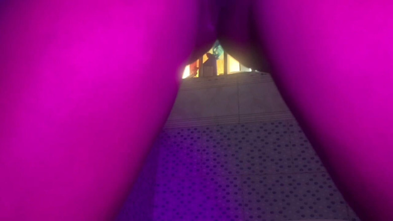 Browngurl234: Hot petite tonåring framifrån kamera scen