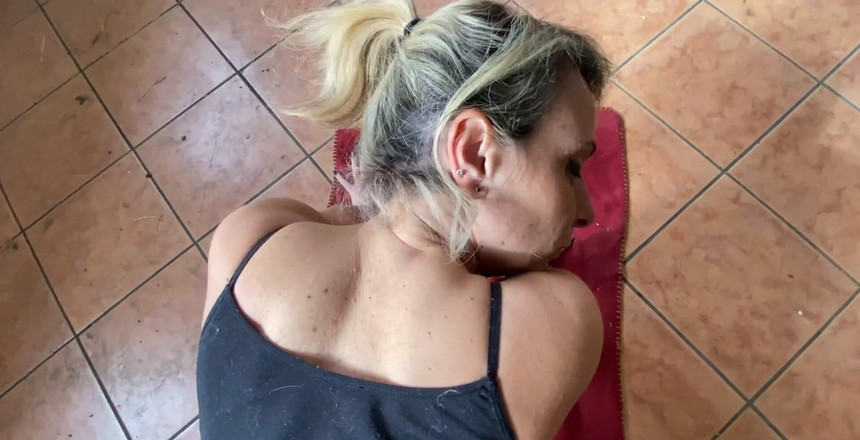 My Wife Luna: 1 Nisan kutlu olsun sevgilim güzel anal sikimle eğleniyor