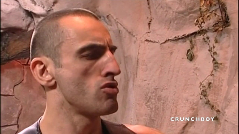 Crunch Boy: 백룸 지하에서 스팽킹과 징벌