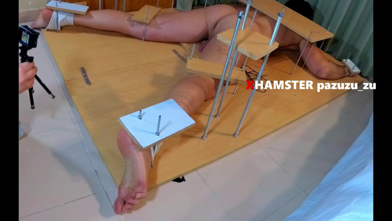 Pazuzu_zu: Dominação feminina, pés fazendo cócegas + bunda fodendo + punheta com orgasmo...