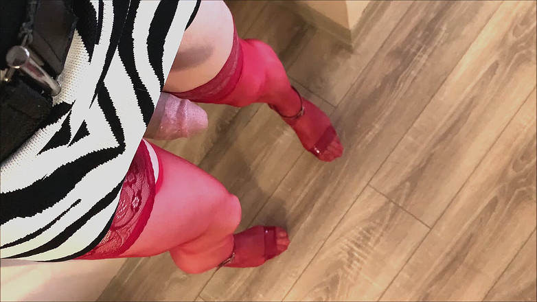 cd_aysemmm: Je n’ai pas d’argent pour acheter ma culotte :(