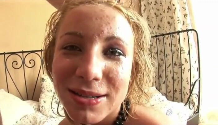 Young Sinner: Sexy rubia coño bomba consolador en culo gran polla en...
