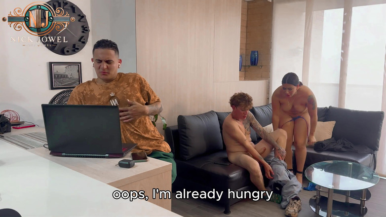 NickJowel: Arkadaşımın Karısını Bilgisayarda Çalışırken Onunla Sevişiyorum.