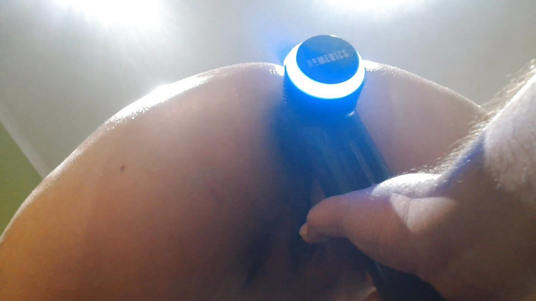 Bellaboo: Bini nakal Mengambil Mainan Dalam Pantat