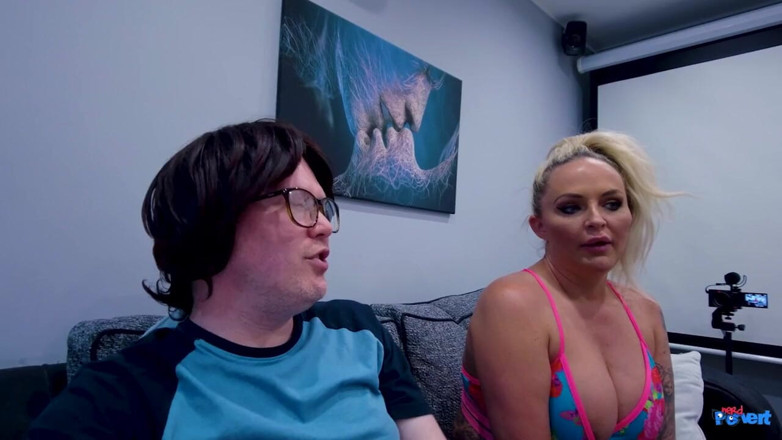Nerd Pervert: Louise Lee - Guzzles 2 Nerd Cocks