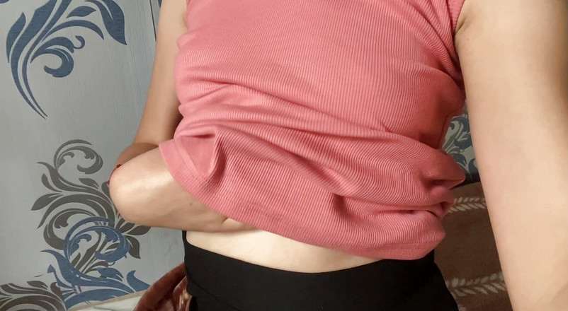 Alexa Holly: Зведена сестра в сексуальних колготках і міні-спідниці показує свою дупу