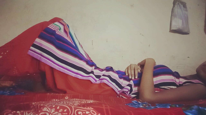 Truefuker: Tina si kakak ipar india lagi asik nyepong dan nyepong...