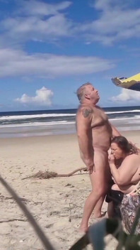 Sesso da spiaggia bollente