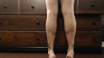 Abby Anna: Beautiful flexed pumped calf muscle