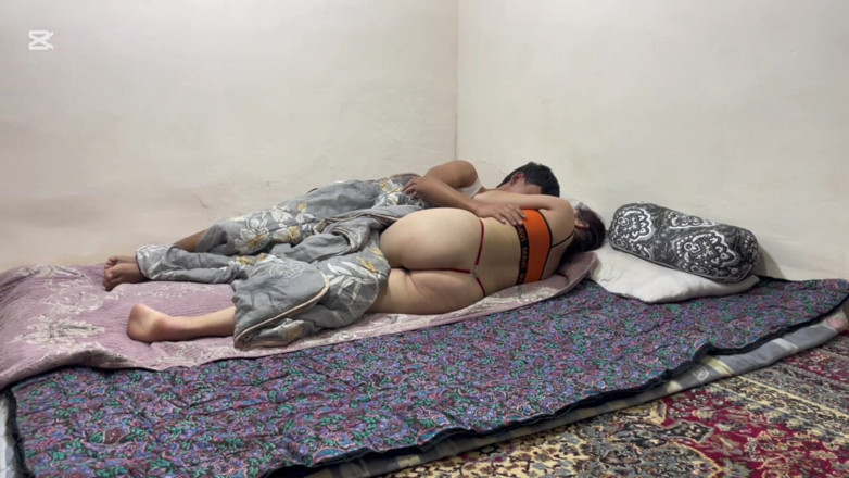 Roben: Aku pengen sama penyewa yang masih muda