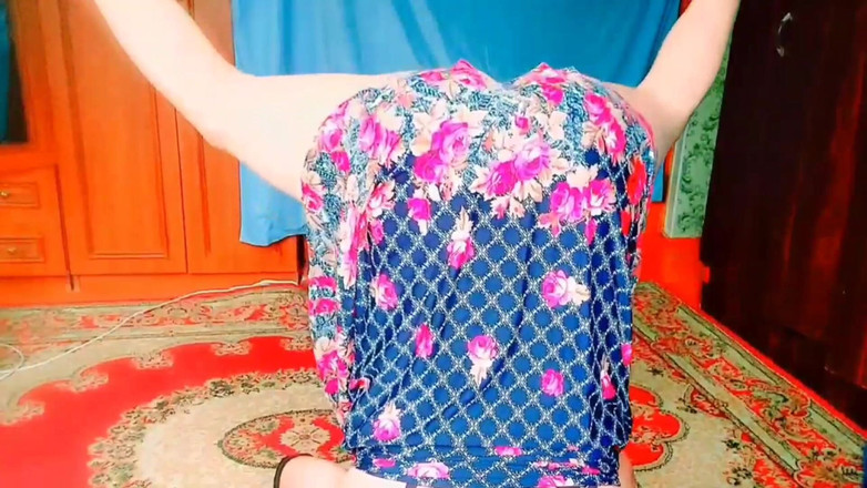 Kitty_Cross: Travestit obraznic dansând pe cameră cu atât de multă căldură