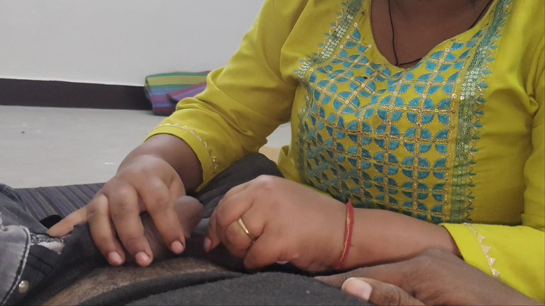 Niharika Thakur: La Moglie Indiana Scopa Dopo Aver Usato La Maschera in...