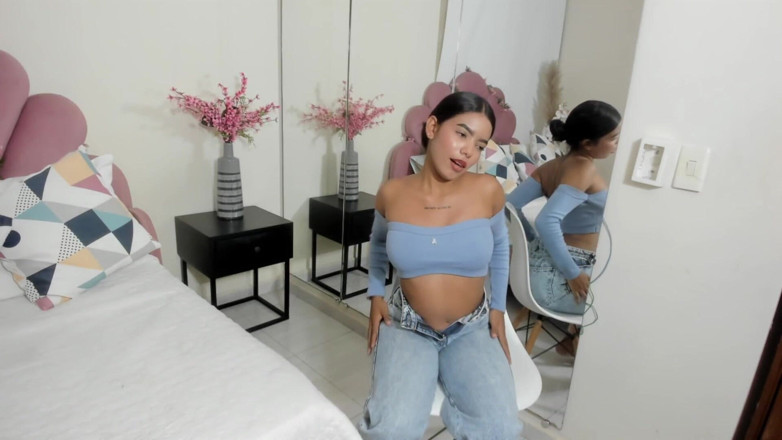 Angela Xoo: Spank Ass and Finger Sex Masturbation