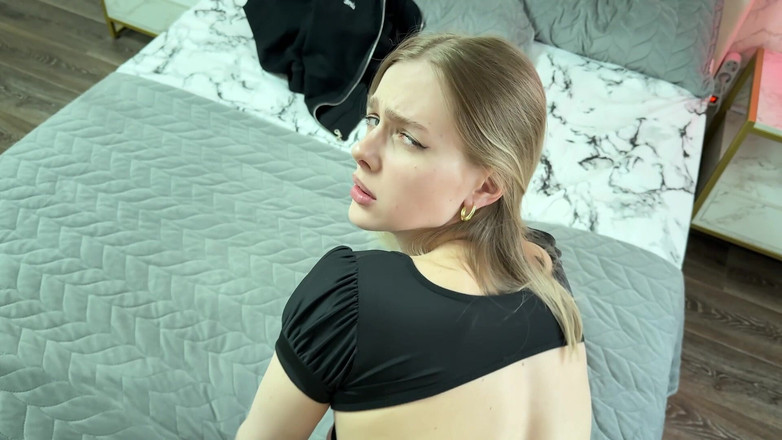 Arisha Mills: Właściciel pieprzy cipkę młodego studenta