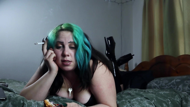 Goddess Kinx: Fumând Findom Graft