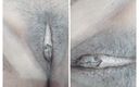 Suryasushma: Une femme au foyer indienne sexy se doigte la chatte...