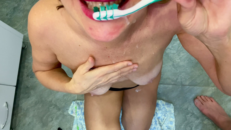 TaniaMilf: Olgun sahibe domine ediyor ve taşakları boşaltıyor sağım derlemesi