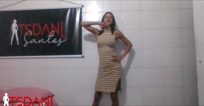 Tsdanisantos1: Sexy și seducătoare Daniela Santos dansând și având apoi un orgasm.