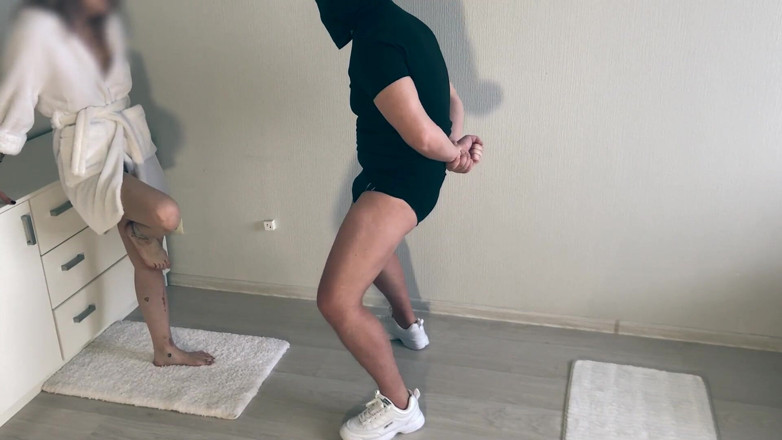 Amateur_fetish: Teen ballbusting 1 | angle 2