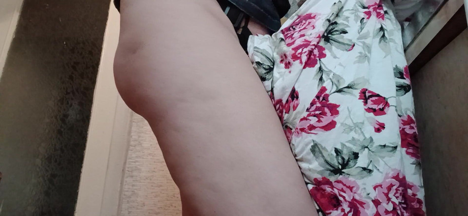 Lesbian-illusion: Puan mengongkek saya apabila suaminya di tempat kerja