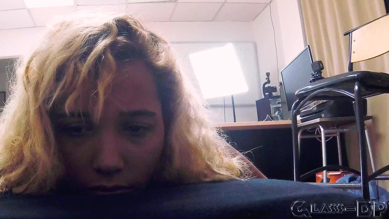 GLASSDP: 쾌락을 위해 후장을 훈련하는 데얀라