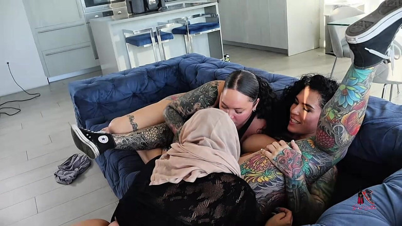 Red bottom productions: Nevinná Děvka Dívka Trojka Bts