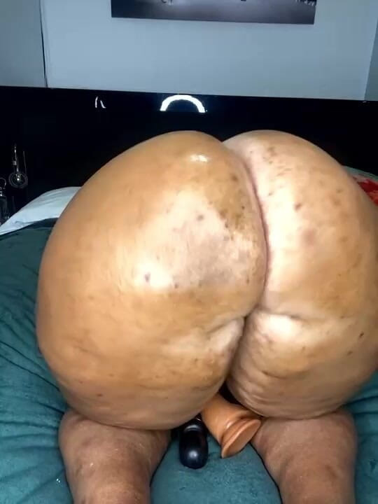 Big black clapping booties: Jodidas a extremadamente grande, episodio 1020