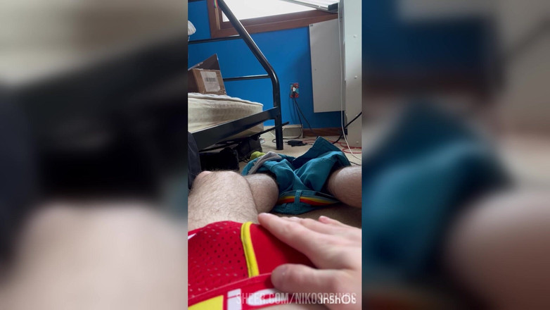 Niko Springs: Je mange mon chatte sexy