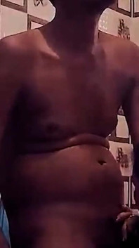 Une bhabhi desi trompe son mari et se fait baiser en levrette