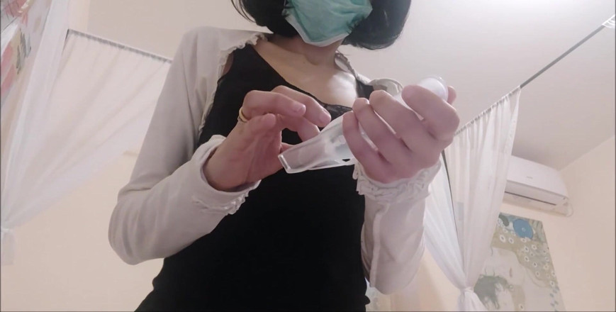 savannahamatoriale: With the Speculum I Can Proceed to the Internal Visit...
