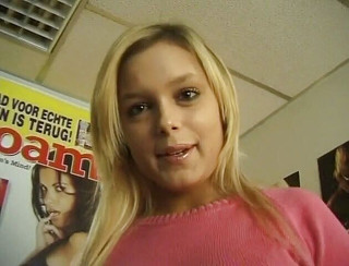 Flash Model Amateurs: Adorable teen shows her hot body