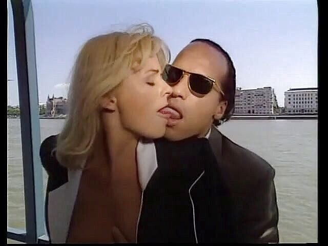 Xtime Network: Ngentot di luar ruangan dengan MIFL pirang