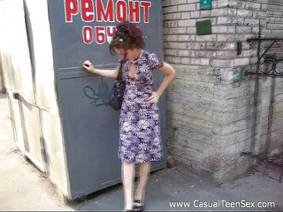 Casual Teen Sex: Salto quebrado é apenas uma causa