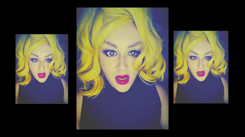 Miss Goddess Lana: Robotul tău păpușă sexuală rămâne blocat pe comentariu repetă dacă...