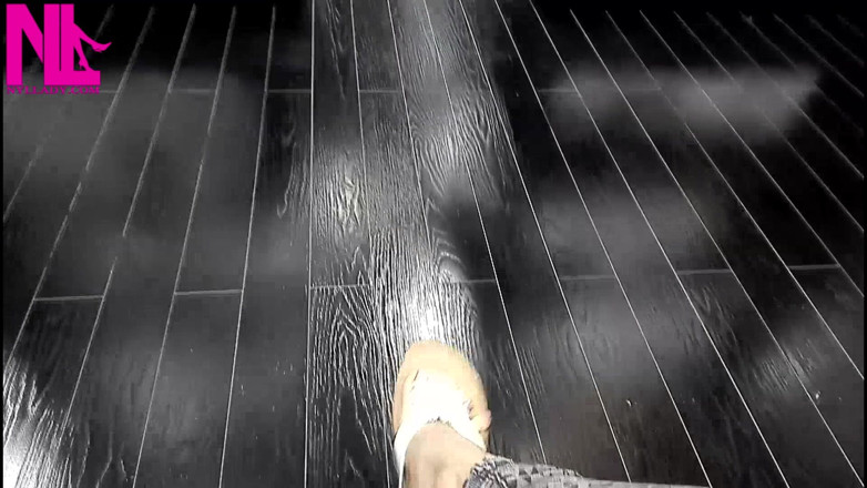 Nyllady: Jeu de chaussures et pendante dans de jolies tongs blanches...