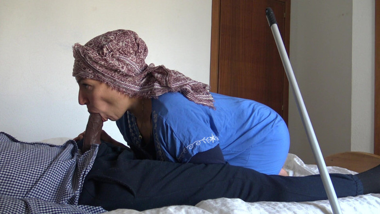 Souzan Halabi: Esta mulher muçulmana está chocada!! Eu tiro meu pau preto...