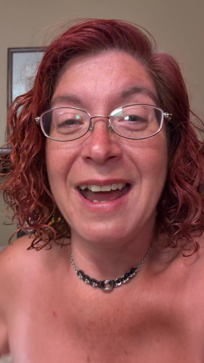 Elianna: Пума, секс по телефону, відео від першої особи