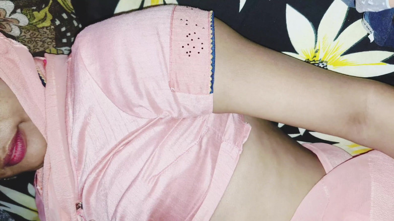 Janvibhabhii: Pasangan India yang baru menikah berhubungan seks di tengah malam