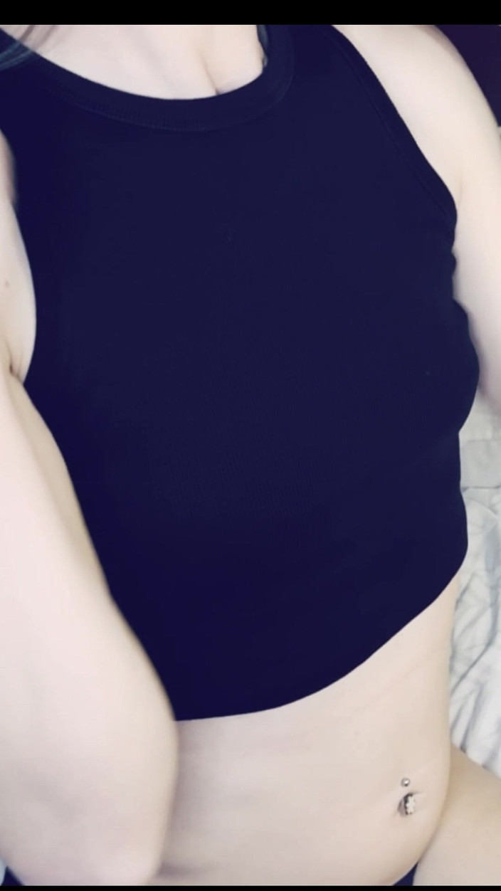 TashaS: Hubená bílá panna Tranny poprvé předvádí všechno