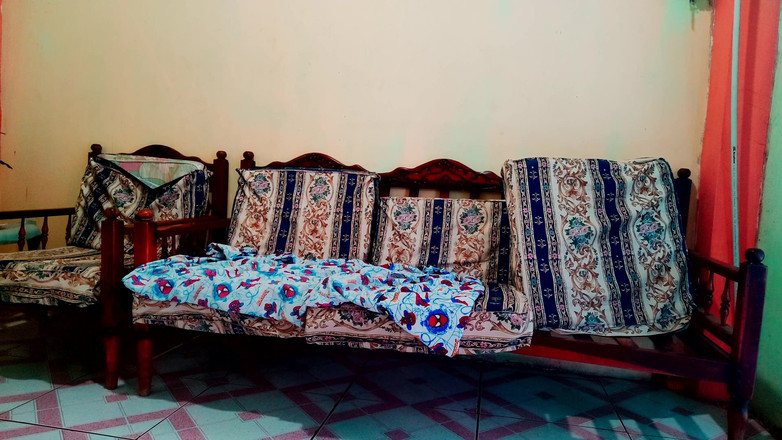 Martin13: Oude vrouw van de schoonmaakster heeft haar charmes! Ze trekt...