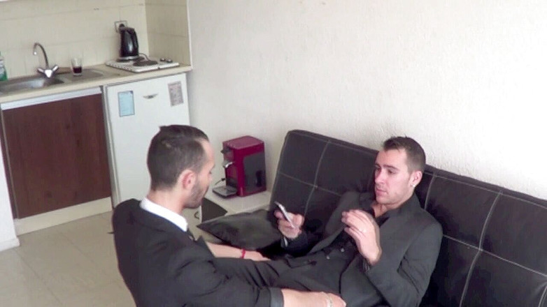 FRENCH STRAIGHT BOYS FUCKING GAY: Tiao futută de un băiat tânăr hetero