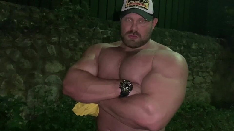 Jack stacked: 체육관이 주차장에서 구부러진 후